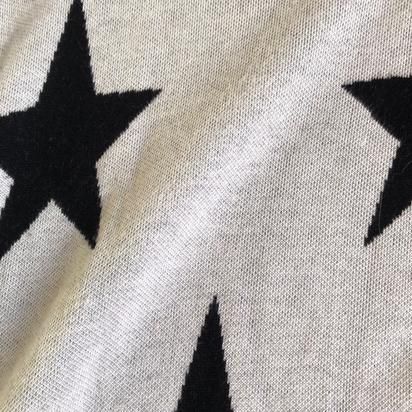Off white Tunic Sweater with Black Stars - Picture 2 of 2